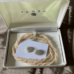 Set of Necklace- earrings